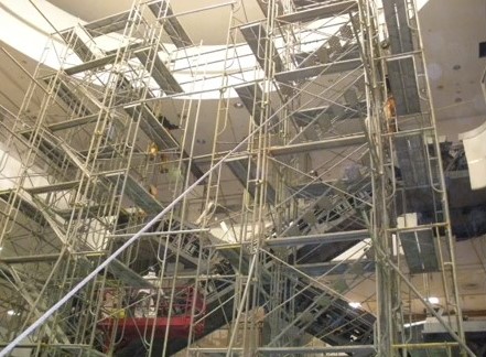 足場架け払し工事